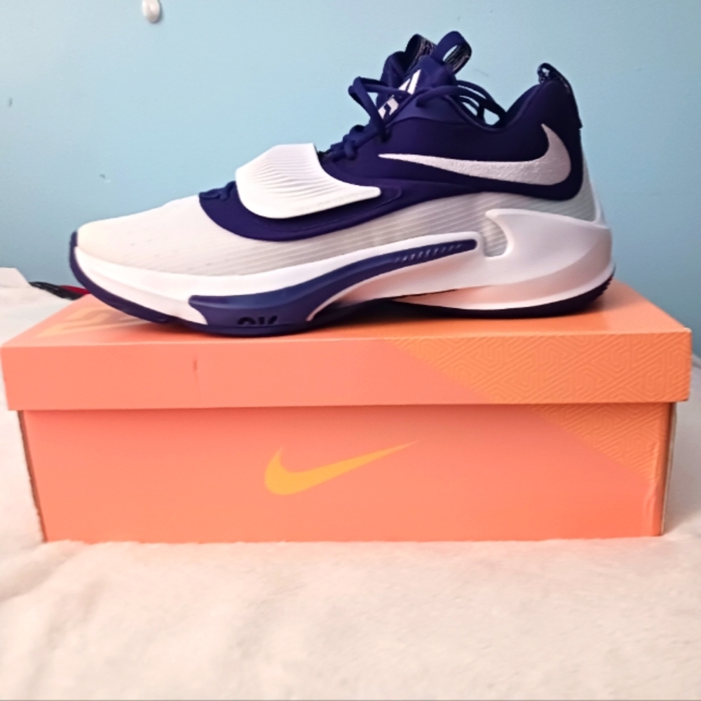 Nike zoom freak 3 size 17.5
